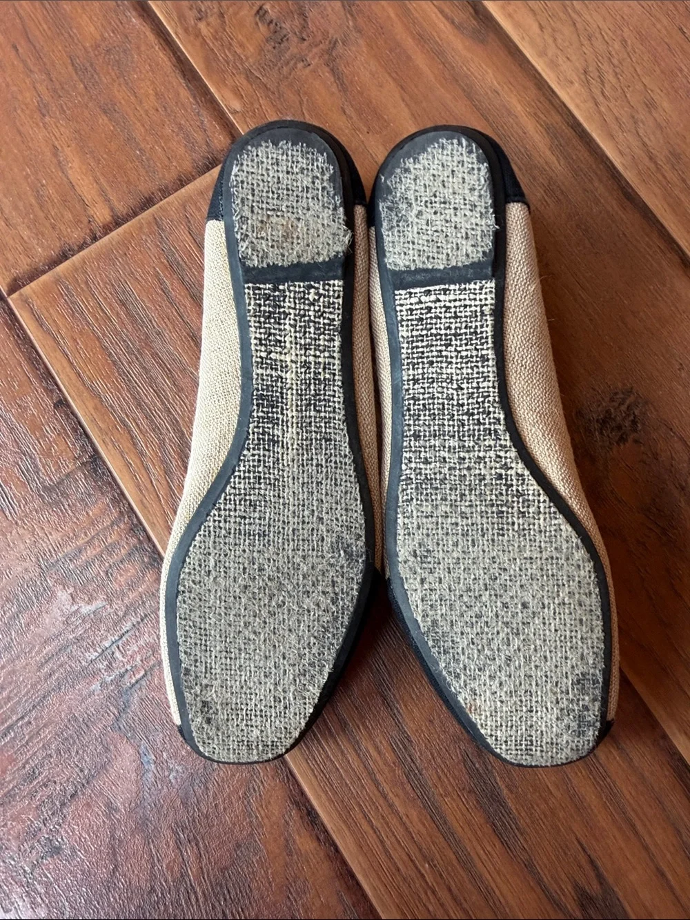 Toms Two-Tone Tan and Black Ballet Flats - Size 9